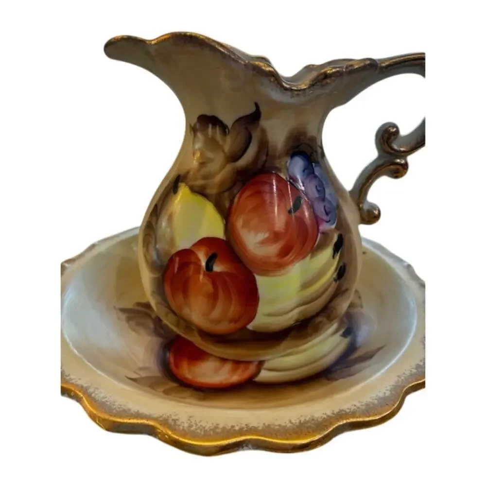 VINTAGE PORCELAIN Pitcher‎ & Wash Basin